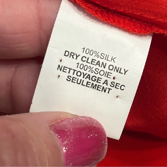 Trina Turk 100% silk red button down blouse no size tag measures large - Picture 5 of 12